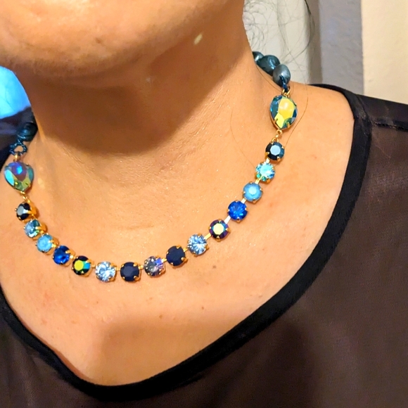 Blue Metallic AB Crystal & Natural Blue Baroque Pearls in Stunning Necklace - Picture 7 of 7